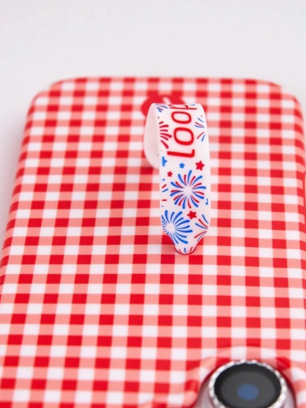 Loopy iPhone 16 Plus Red and White Checked + Holiday Bows Loop